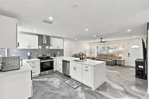 Casa en venta en Seminole, Florida, 4 dormitorios, 122.26 m2 № 2383861 - foto 11