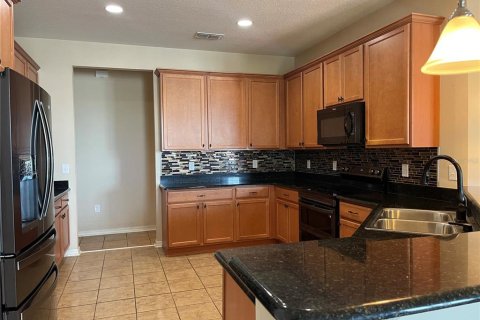 House in Clermont, Florida 4 bedrooms, 248.05 sq.m. № 2141025 - photo 4