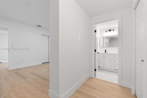 Casa en venta en Hollywood, Florida, 3 dormitorios, 154.68 m2 № 1891171 - foto 7