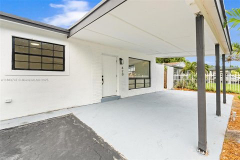 Casa en venta en Hollywood, Florida, 3 dormitorios, 154.68 m2 № 1891171 - foto 2