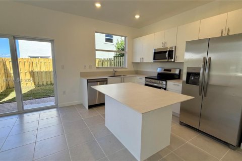 Touwnhouse à louer à Homestead, Floride: 3 chambres, 123.93 m2 № 2001321 - photo 8