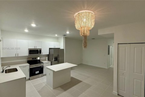 Touwnhouse à louer à Homestead, Floride: 3 chambres, 123.93 m2 № 2001321 - photo 6