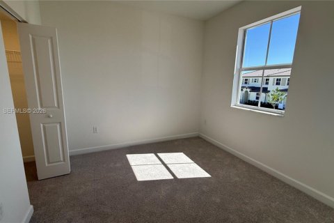 Touwnhouse à louer à Homestead, Floride: 3 chambres, 123.93 m2 № 2001321 - photo 18