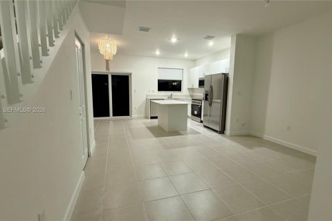 Touwnhouse à louer à Homestead, Floride: 3 chambres, 123.93 m2 № 2001321 - photo 3