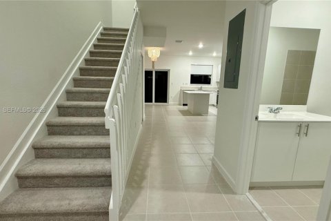 Touwnhouse à louer à Homestead, Floride: 3 chambres, 123.93 m2 № 2001321 - photo 2