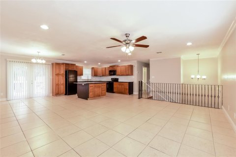 Casa en alquiler en Apopka, Florida, 5 dormitorios, 140.47 m2 № 1913619 - foto 2