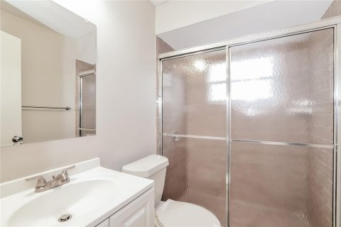 Casa en alquiler en Apopka, Florida, 5 dormitorios, 140.47 m2 № 1913619 - foto 13
