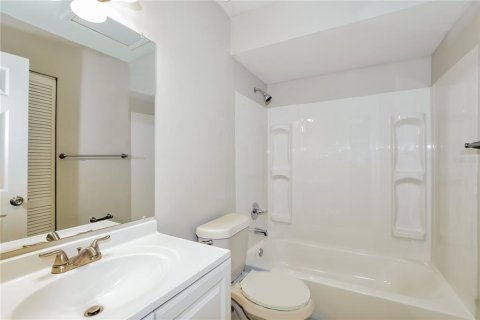 Casa en alquiler en Apopka, Florida, 5 dormitorios, 140.47 m2 № 1913619 - foto 14