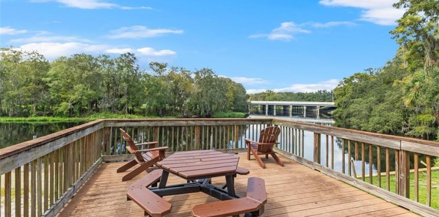 Townhouse in Tampa, Florida 3 bedrooms, 176.24 sq.m. № 2221388