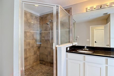 Townhouse in Tampa, Florida 3 bedrooms, 176.24 sq.m. № 2221388 - photo 24