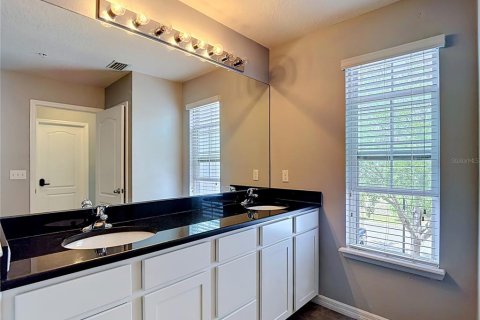 Townhouse in Tampa, Florida 3 bedrooms, 176.24 sq.m. № 2221388 - photo 25