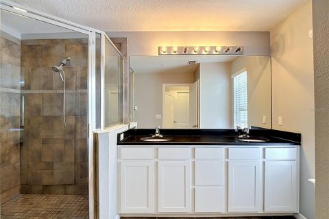 Townhouse in Tampa, Florida 3 bedrooms, 176.24 sq.m. № 2221388 - photo 23