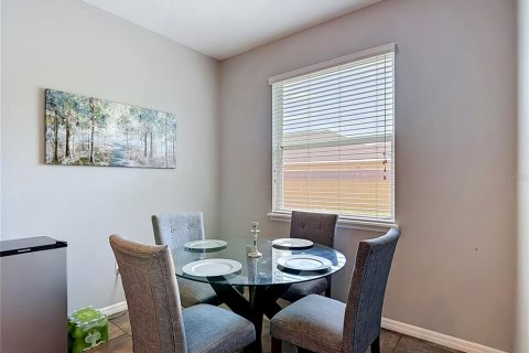 Townhouse in Tampa, Florida 3 bedrooms, 176.24 sq.m. № 2221388 - photo 17