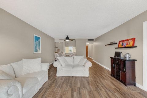 Copropriété à louer à Fort Lauderdale, Floride: 2 chambres, 102.19 m2 № 2271715 - photo 10