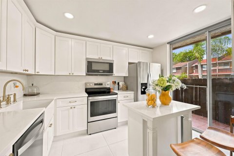 Touwnhouse à North Lauderdale, Floride 2 chambres, 115.38 m2 № 2190563