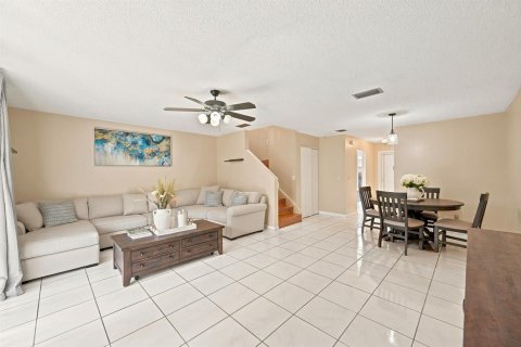 Touwnhouse à vendre à North Lauderdale, Floride: 2 chambres, 115.38 m2 № 2190563 - photo 11