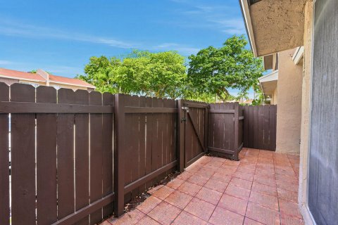 Touwnhouse à vendre à North Lauderdale, Floride: 2 chambres, 115.38 m2 № 2190563 - photo 6