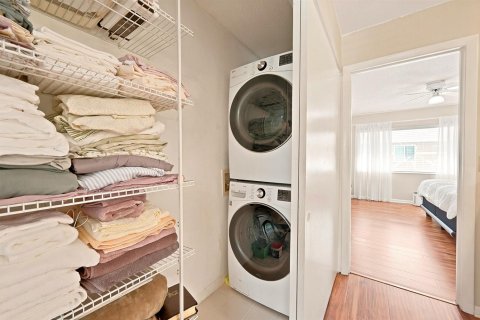 Touwnhouse à vendre à North Lauderdale, Floride: 2 chambres, 115.38 m2 № 2190563 - photo 10