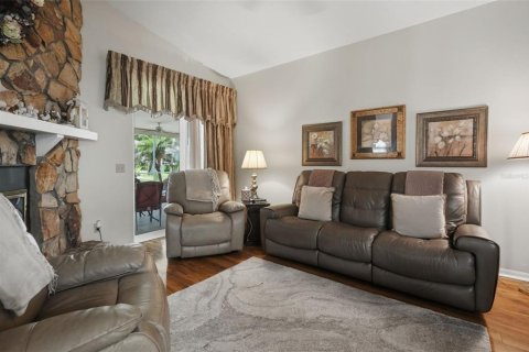 House in Land O' Lakes, Florida 4 bedrooms, 186.64 sq.m. № 2203248 - photo 14