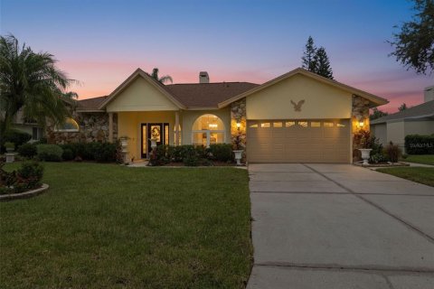 House in Land O' Lakes, Florida 4 bedrooms, 186.64 sq.m. № 2203248 - photo 3