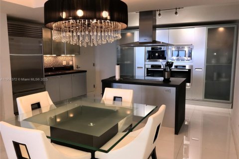 Condominio en venta en Sunny Isles Beach, Florida, 2 dormitorios, 152.64 m2 № 2020853 - foto 7
