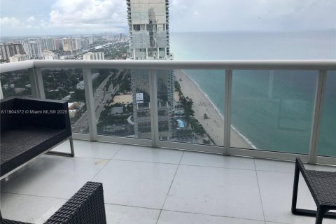 Condominio en venta en Sunny Isles Beach, Florida, 2 dormitorios, 152.64 m2 № 2020853 - foto 25