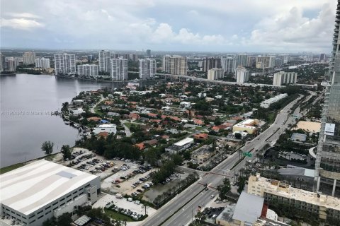 Condominio en venta en Sunny Isles Beach, Florida, 2 dormitorios, 152.64 m2 № 2020853 - foto 2