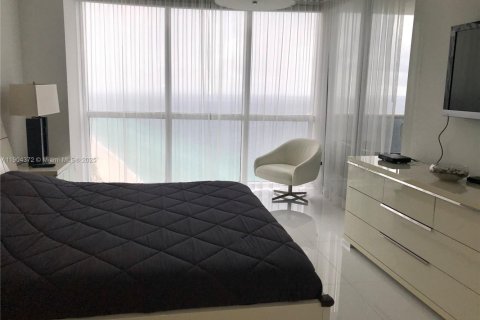 Condominio en venta en Sunny Isles Beach, Florida, 2 dormitorios, 152.64 m2 № 2020853 - foto 17