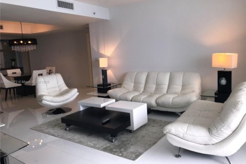 Condominio en venta en Sunny Isles Beach, Florida, 2 dormitorios, 152.64 m2 № 2020853 - foto 11