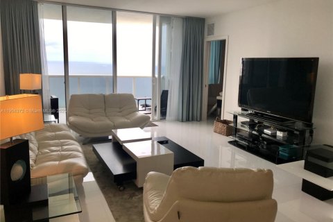Condominio en venta en Sunny Isles Beach, Florida, 2 dormitorios, 152.64 m2 № 2020853 - foto 29
