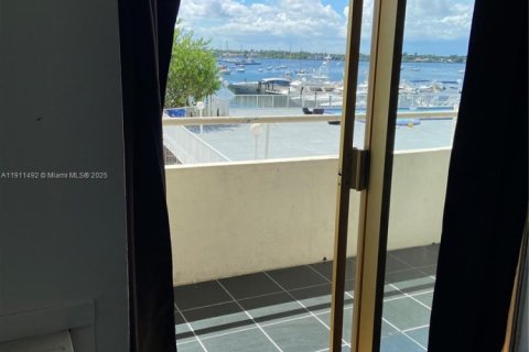 Copropriété à louer à North Bay Village, Floride: 41.43 m2 № 1967978 - photo 21