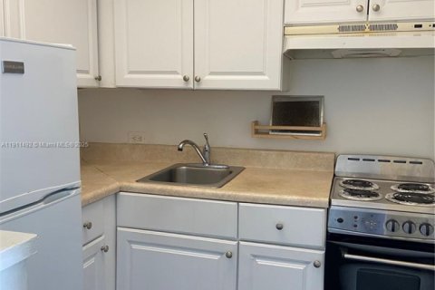 Copropriété à louer à North Bay Village, Floride: 41.43 m2 № 1967978 - photo 17