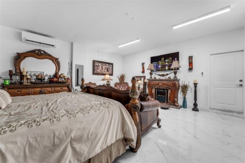 Купить виллу или дом в Хомстед, Флорида 5 спален, 263.66м2, № 1888155 - фото 18
