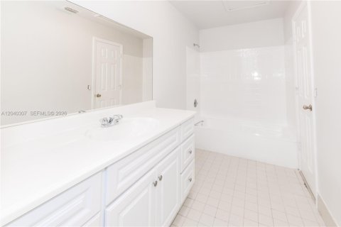 House in West Palm Beach, Florida 1 bedroom, 55.74 sq.m. № 2086615 - photo 7