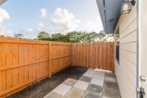 House in West Palm Beach, Florida 1 bedroom, 55.74 sq.m. № 2086615 - photo 5