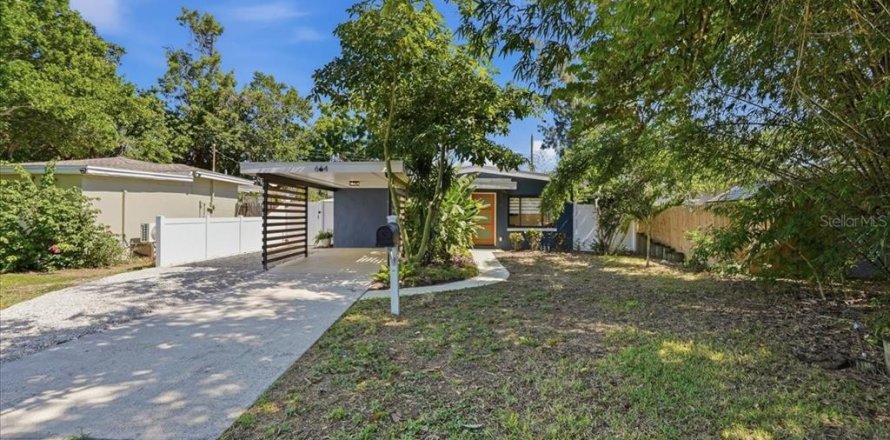 Immobilier commercial à Saint Petersburg, Floride 3 chambres, 85.66 m2 № 2416324