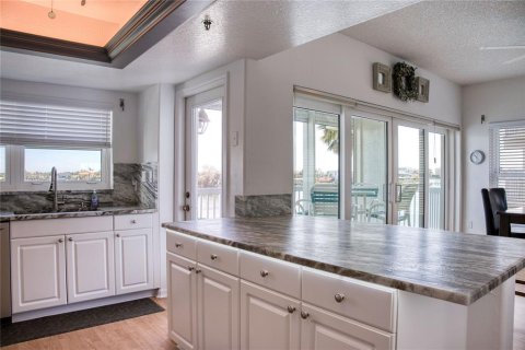 Copropriété à vendre à Saint Pete Beach, Floride: 2 chambres, 162.58 m2 № 1912675 - photo 14