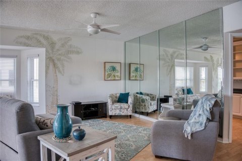 Copropriété à vendre à Saint Pete Beach, Floride: 2 chambres, 162.58 m2 № 1912675 - photo 23