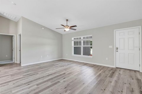 House in Dunnellon, Florida 3 bedrooms, 144.28 sq.m. № 2198314 - photo 4