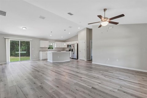 House in Dunnellon, Florida 3 bedrooms, 144.28 sq.m. № 2198314 - photo 3