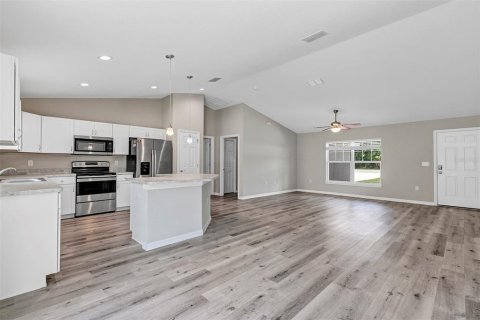 House in Dunnellon, Florida 3 bedrooms, 144.28 sq.m. № 2198314 - photo 9