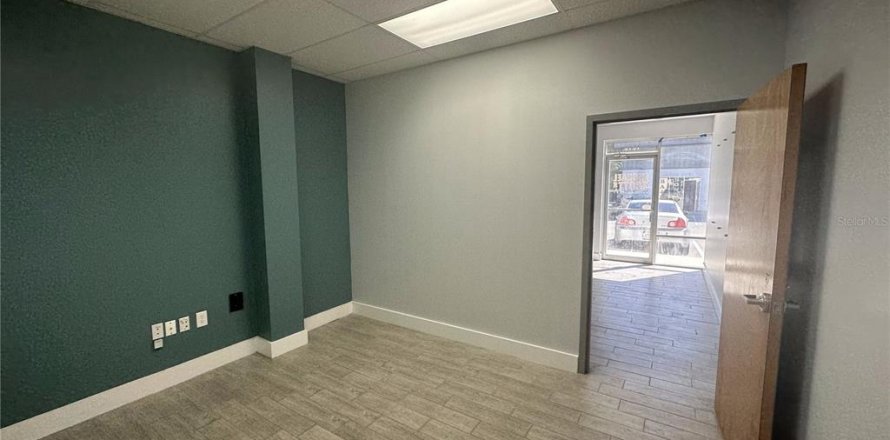 Propiedad comercial en Sanford, Florida 31.03 m2 № 1913975