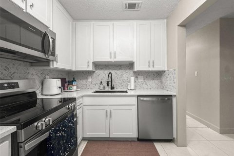 Condo in Dunedin, Florida, 2 bedrooms  № 2238135 - photo 9