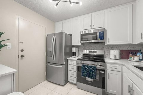 Condo in Dunedin, Florida, 2 bedrooms  № 2238135 - photo 4