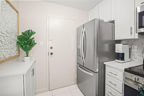 Condo in Dunedin, Florida, 2 bedrooms  № 2238135 - photo 8