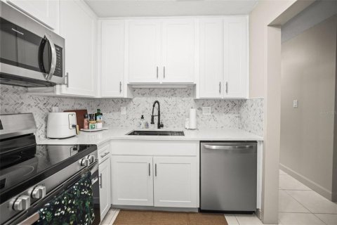 Condo in Dunedin, Florida, 2 bedrooms  № 2238135 - photo 5