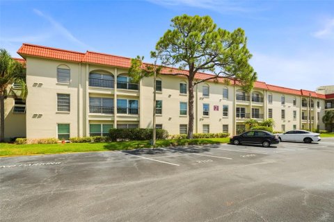 Condo in Dunedin, Florida, 2 bedrooms  № 2238135 - photo 2