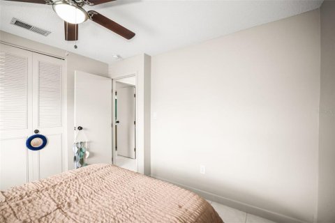 Condo in Dunedin, Florida, 2 bedrooms  № 2238135 - photo 28
