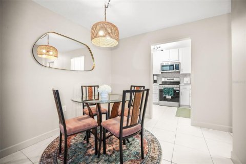Condo in Dunedin, Florida, 2 bedrooms  № 2238135 - photo 20