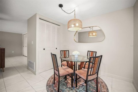 Condo in Dunedin, Florida, 2 bedrooms  № 2238135 - photo 19
